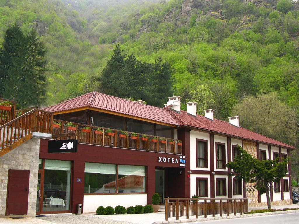 Hotel аква варвара - минерални басейни и релакс Vetren Dol