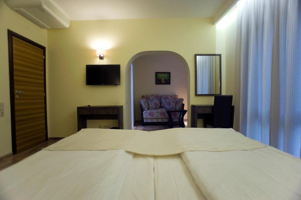 аква варвара - минерални басейни и релакс Hotel